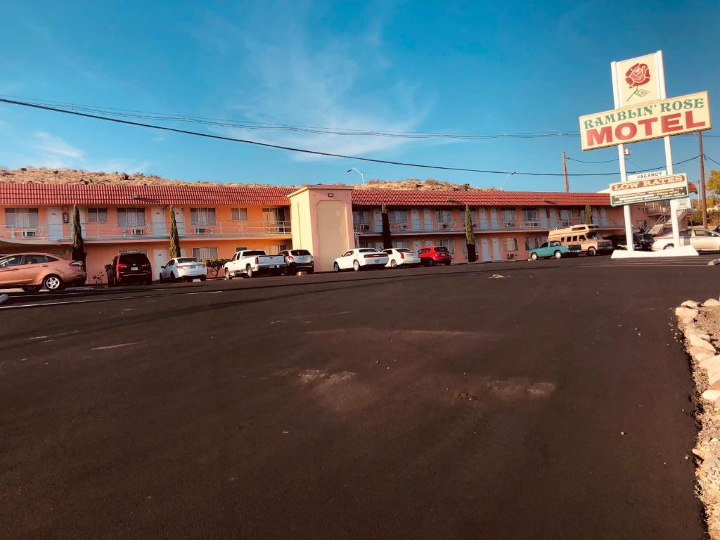 Popular attractions Area Nearby Property